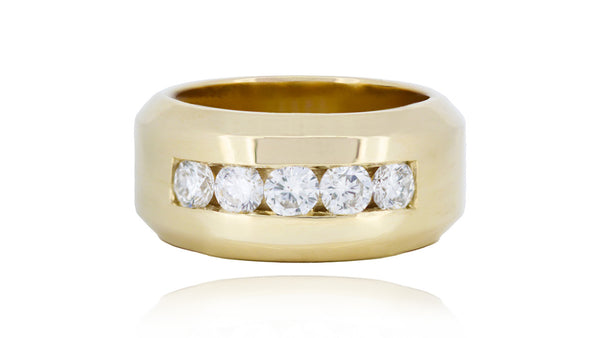 Gents Bespoke Diamond Wedding Ring in 18ct yellow gold crafted in Surrey